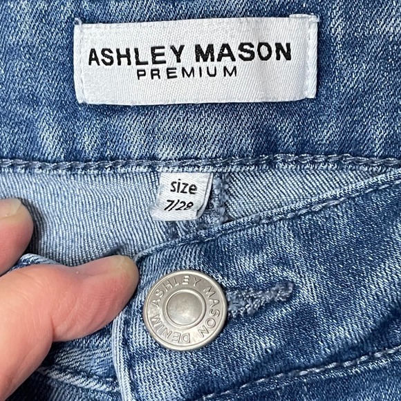 ASHLEY MASON PREMIUM Embroidered Back Pockets High-Rise Boot Cut Jeans, 7/28 - Picture 7 of 9